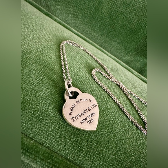 Tiffany & Co. Return to Tiffany™ Medium Pendant Necklace - Picture 4 of 6